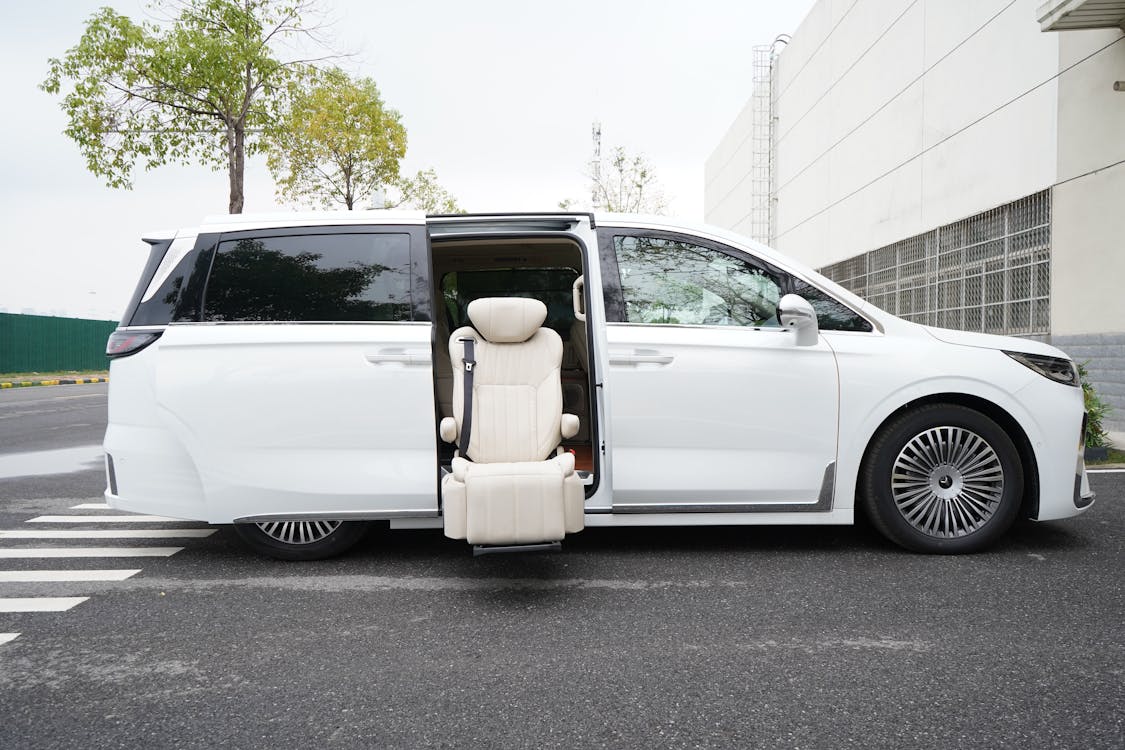 The Benefits of PDR for Minivans: A Cost-Effective Repair Solution